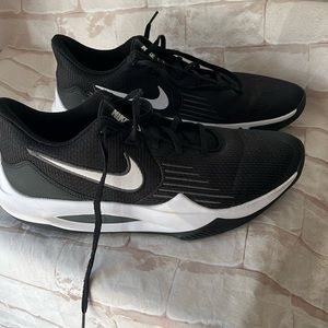 Nike Precision 5 black and white CW3403-003 like new size 13